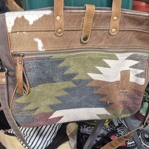 Myra Tote
